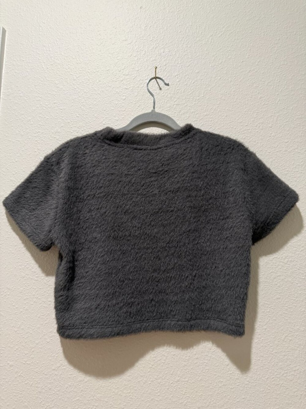 Anthropologie Cozy Baby Tee Gray Fuzzy Knit Short Sleeve Top Size Medium - Picture 3 of 5